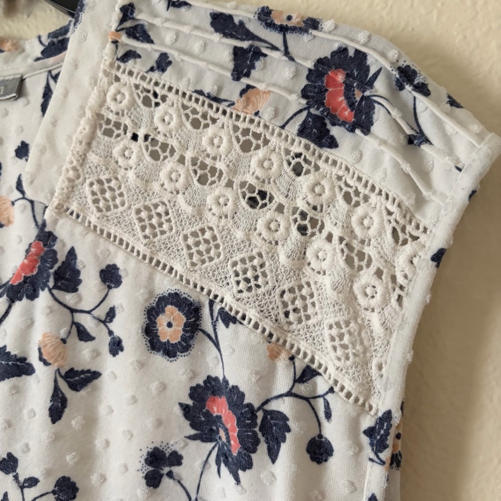 Daniel Rainn Caleena Pleated Shoulder Crochet Detail Knit Top Size Large Shirt - Picture 6 of 8